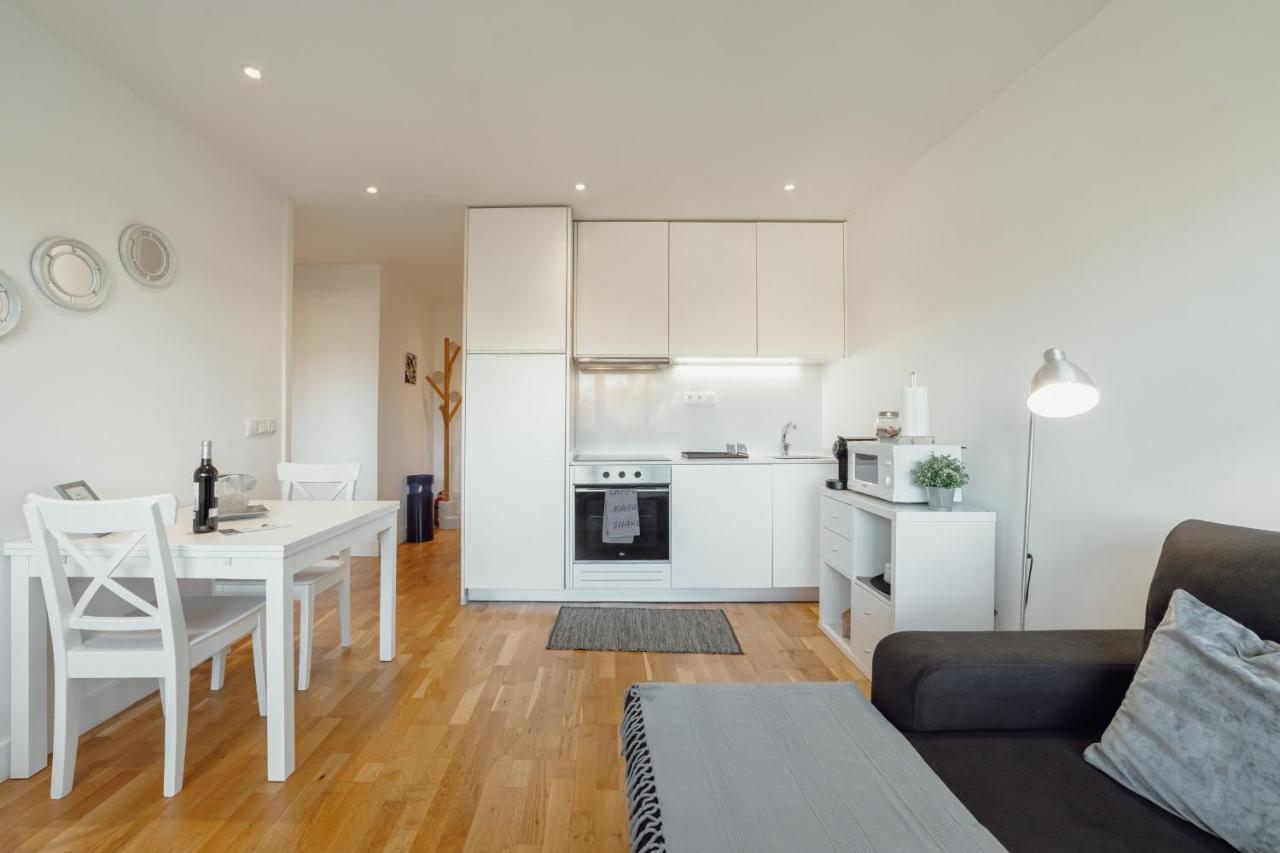 Apartment Downtown Stylish With Garage By Vacationy *